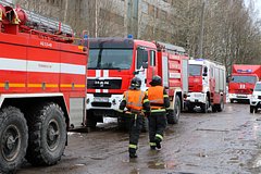 В российском городе загорелся строящийся жилой комплекс